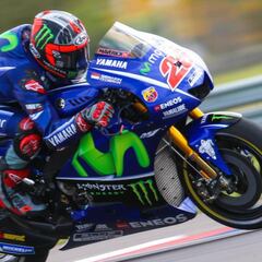 Maverick bloquea a Márquez y Rossi se queda a un mundo