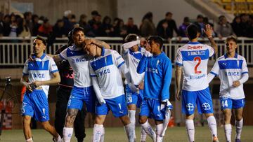 Futbol, Deportes Limache vs Catolica.
Fecha 23, campeonato nacional 2025.
Los jugadores de Universidad Catolica celebran finalizado el partido de primera division contra Deportes Limache realizado en el estadio Lucio Farina de Quillota, Chile.
13/09/2025
Raul Zamora/Photosport
Football, Deportes Limache vs Universidad Catolica.
23th round, 2025 national championship.
Universidad Catolica’s players celebrates after the first division match against Deportes Limache at the Lucio Farina stadium in Quillota, Chile.
13/09/2025
Raul Zamora/Photosport