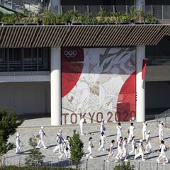 ¿Una bandera o dos? La gran duda del desfile inaugural