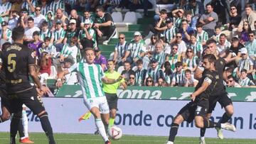 Partido de la jornada 14 de LaLiga Hypermotion entre Córdoba y Castellón.