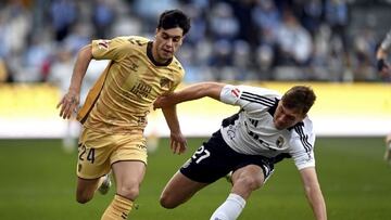 Julen Lobete se va de David López.