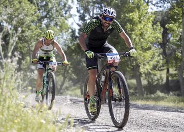 El circuito Du Cross Series cerró con nota la primera etapa de la temporada celebrando el décimo aniversario de duatlones en la localidad de Villanueva de la Cañada. La prueba congregó a cerca de 250 participantes entre los que destacaron los madrileños A