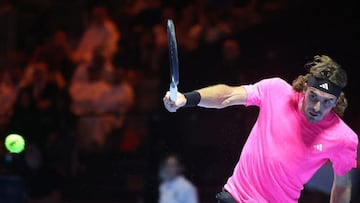 Stefanos Tsitsipas y cómo un puñado de petrodólares pueden salvarte un año nefasto