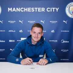 Man City complete signing of Sergio Gómez from Anderlecht