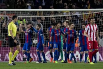 Paco Alcácer marcó el 4-1 tras una asistencia de Messi.