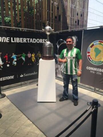 Todos quieren la foto de la Libertadores en Medellín