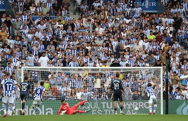 Gil Manzano deja al Madrid con 10 y Mbappé le hace jugar con 12