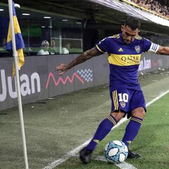 El agente de Tevez pone en su sitio a Gary Neville