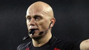 Ovrebo: "Fue fuera de juego, pero lamentablemente no lo pitamos"