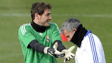 Casillas, contra ?Mou?: "?En qu¨¦ momento se ve que un entrenador ya no est¨¢ para dirigir?"