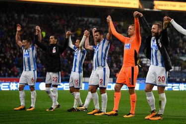 Manchester United lose to Huddersfield in Premier shock