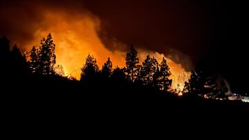 El incendio de La Palma avanza sin control