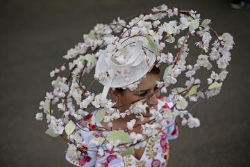 Ascot vuelve lleno de looks extravagantes y mucho glamour