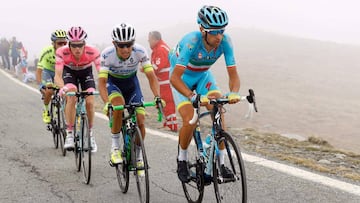 Vincenzo Nibali logró una épica remontada en los kilómetros finales de la etapa 20 y le quitó el liderato a Esteban Chaves.