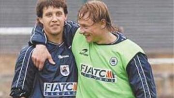 <b>IRÓNICO. </b>Karpin, junto a Aranburu en Zubieta.