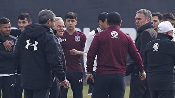 Espina desata primera molestia en el camarín de Colo Colo