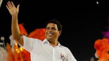 <b>DE BLANCO. </b>Ronaldo fue la estrella en la carroza del Corinthians.