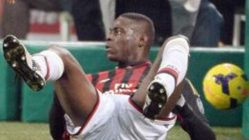 Mario Balotelli, durante un partido con el Mil&aacute;n. 