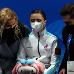 Valieva compite... y sin vacunar