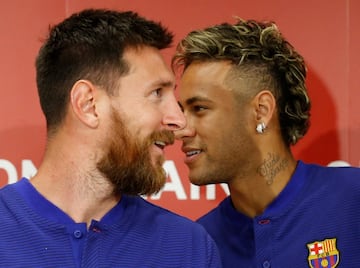 Rakuten patrocinará al Barcelona las cuatro próximas temporadas. Messi, Neymar, Piqué y Arda presentaron en Japón el nuevo sponsor que lucirán.