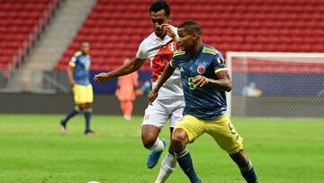 Wilmar Barrios durante un partido con la Selecci&oacute;n Colombia.