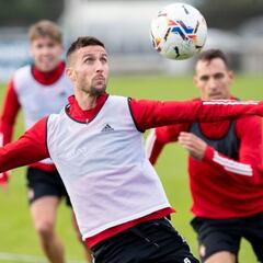 Arrasate pierde a David García y a Adrián para Barcelona