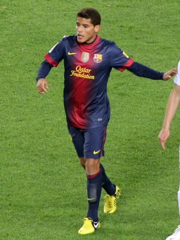 Jonathan Dos Santos llegó al Barcelona sin antes jugar en otro equipo en el 2002. El Barcelona ha ganado: 25 Ligas de España, 30 Copas del Rey, 13 Supercopa de España, 2 Copa de la Liga, 3 Copa Eva Duarte, 5 Champions League, 4 Recopa de Europa, 5 Supercopa de Europa 3 copa de Ferias, 3 Mundial de Clubes, 2 Copa Latina.  95 Títulos Totales.