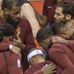 Los Cavaliers creen que LeBron perjudica para hacer números