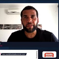 Alves: "Debemos ser más severos contra el racismo"