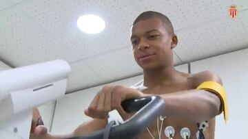 Mbappé pasó el reconocimiento médico en Mónaco