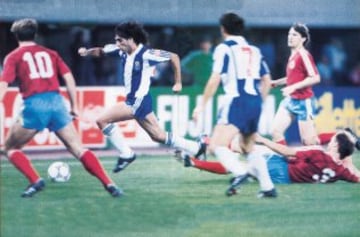 27/05/1987 FINAL COPA DE EUROPA OPORTO - BAYERN DE MUNICH 
El público se quedó perpelejo ante un joven de veintún años que conducía el balon pegado al pie conuna velocidad supersónica, este partido supuso la consagración de Frute