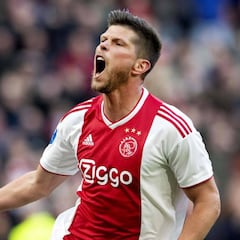 El Ajax rectifica y renueva a Huntelaar hasta 2021
