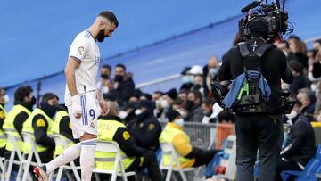 Benzema se tuvo que retirar lesionado en el encuentro ante el Elche.