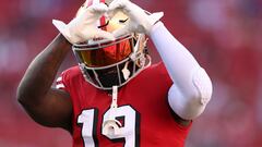 SANTA CLARA, CALIFORNIA - OCTOBER 03: Wide receiver Deebo Samuel #19 of the San Francisco 49ers gestures a heart with his hands before playing against the Los Angeles Rams at Levi's Stadium on October 03, 2022 in Santa Clara, California.   Ezra Shaw/Getty Images/AFP