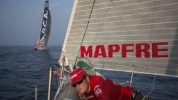 El Mapfre navega en la Volvo Ocean Race. En segundo t&eacute;rmino, el SCA sueco.