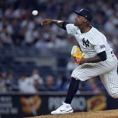 How did Enyel De Los Santos do in his New York Yankees debut?
