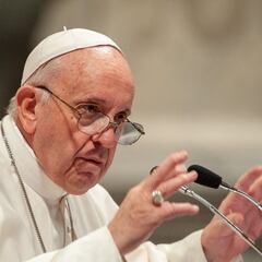 ¿Por qué oficia el Papa Francisco el funeral de Benedicto XVI y qué pasa con el camarlengo?