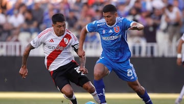 Futbol, Universidad de Chile vs River Plate
Desafio Trasandino 2025.
El jugador de River Plate Enzo Perez, izquierda, disputa el baln contra Leandro Fernandez de Universidad de Chile durante el partido amistoso disputado en el estadio Ester Roa de Concepcion, Chile.
17/01/2025
MarcoÊVazquez/Photosport
Football, Universidad de Chile vs River Plate
Desafio Trasandino 2025.
River PlateÕs player Enzo PerezÕs left, battles for the ball against Universidad de Chile Leandro Fernandez during the friendly match held at the Ester Roa stadium in Concepcion, Chile.
17/01/2025
MarcoÊVazquez/Photosport