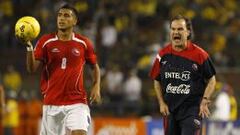 "Bravo y Vidal son motivo de orgullo para el fútbol chileno"