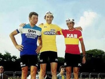 En el podio del Tour de 1974.