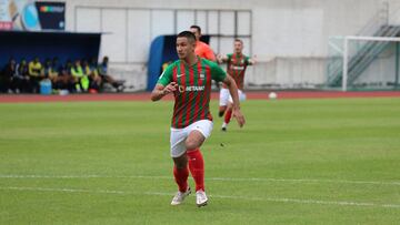 El futbolista m¨¢s rico del mundo se va sin debutar