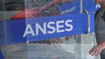 AUH, AUE, bono de fin de año y jubilados: quiénes cobran hoy, martes 15 de diciembre