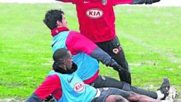 <b>A TOPE. </b>Kun recorta a Pablo y Perea en el entrenamiento de ayer.
