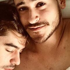 La foto de Cepeda y Roi en la cama se convierte en polémica