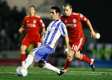 El exjugador del Valencia se retiró en el conjunto inglés el cual lo fichó cuando se encontraba sin equipo. Con el Brighton llegó a jugar 32 partidos en los que consiguió anotar 5 goles y dar 9 asistencias. 