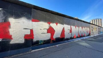 El grafiti de los aficionados neerlandeses en el Muro de Berl&iacute;n.