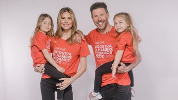 Carla Pereyra, el Cholo y sus dos hijas, Francesca y Valentina.