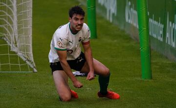 Jon Ander ha iniciado cinco partidos con el brazalete.