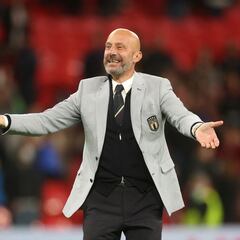 Former Italy striker Gianluca Vialli dies aged 58