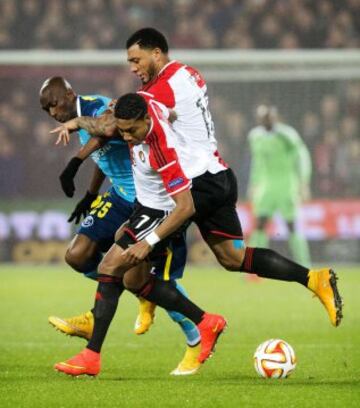 Richards y Jean-Paul Boetius intentan parar a Mbia.